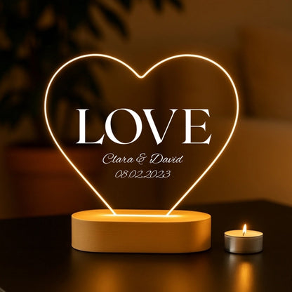 Love Moments - Personalisiertes Herz-Nachtlicht mit LED-Holzfuß (16x15)