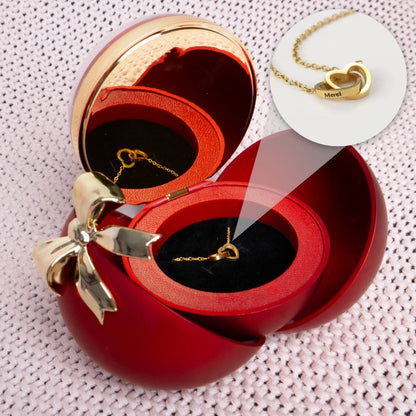 Ewige Rose in Kugelbox – Doppelherz-Halskette mit persönlicher Gravur